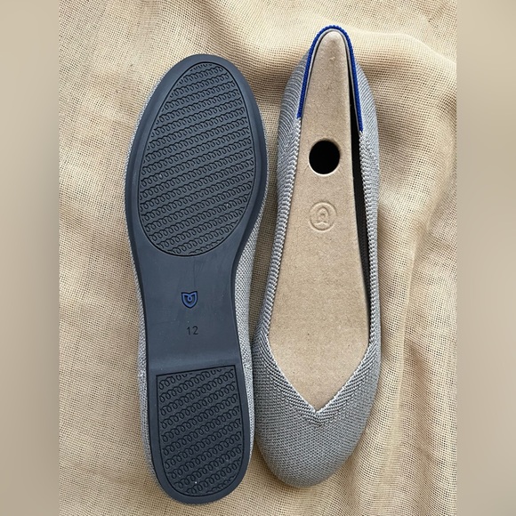 🪩 Rothy’s The Flat Round Toe Flats Silver Metallic 🪩 - Picture 3 of 7